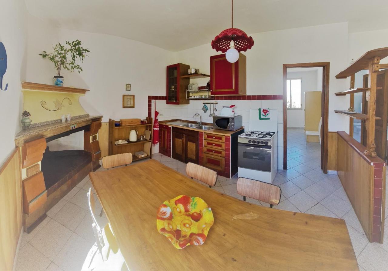 Cosy Home With Private Parking By The Sea Siniscola Eksteriør billede