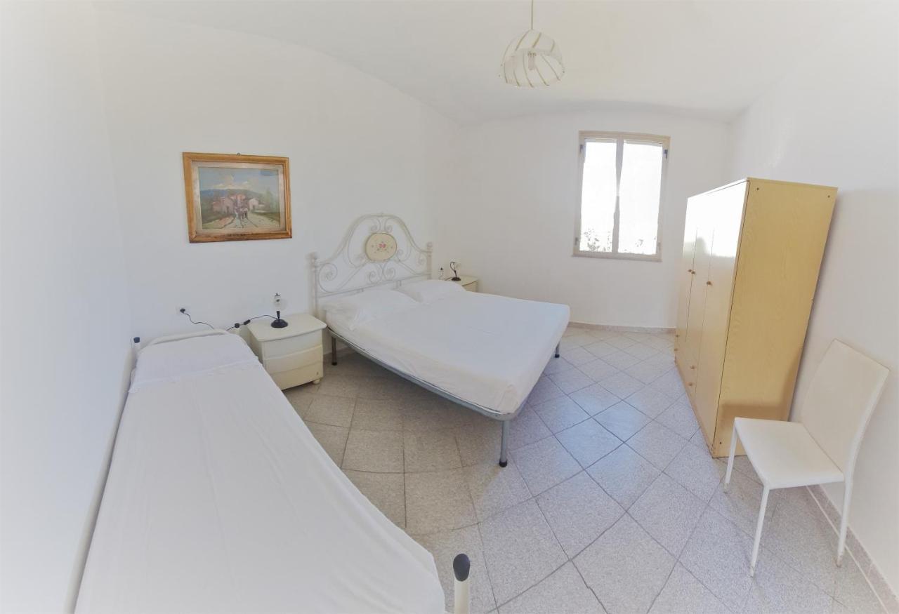 Cosy Home With Private Parking By The Sea Siniscola Eksteriør billede
